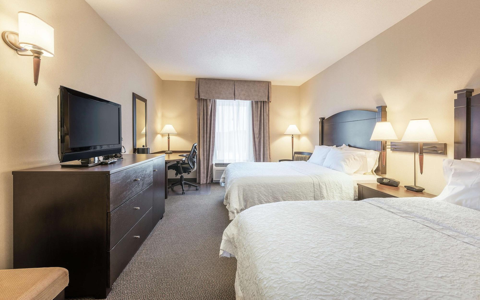 Hampton Inn & Suites By Hilton Moncton Exteriör bild
