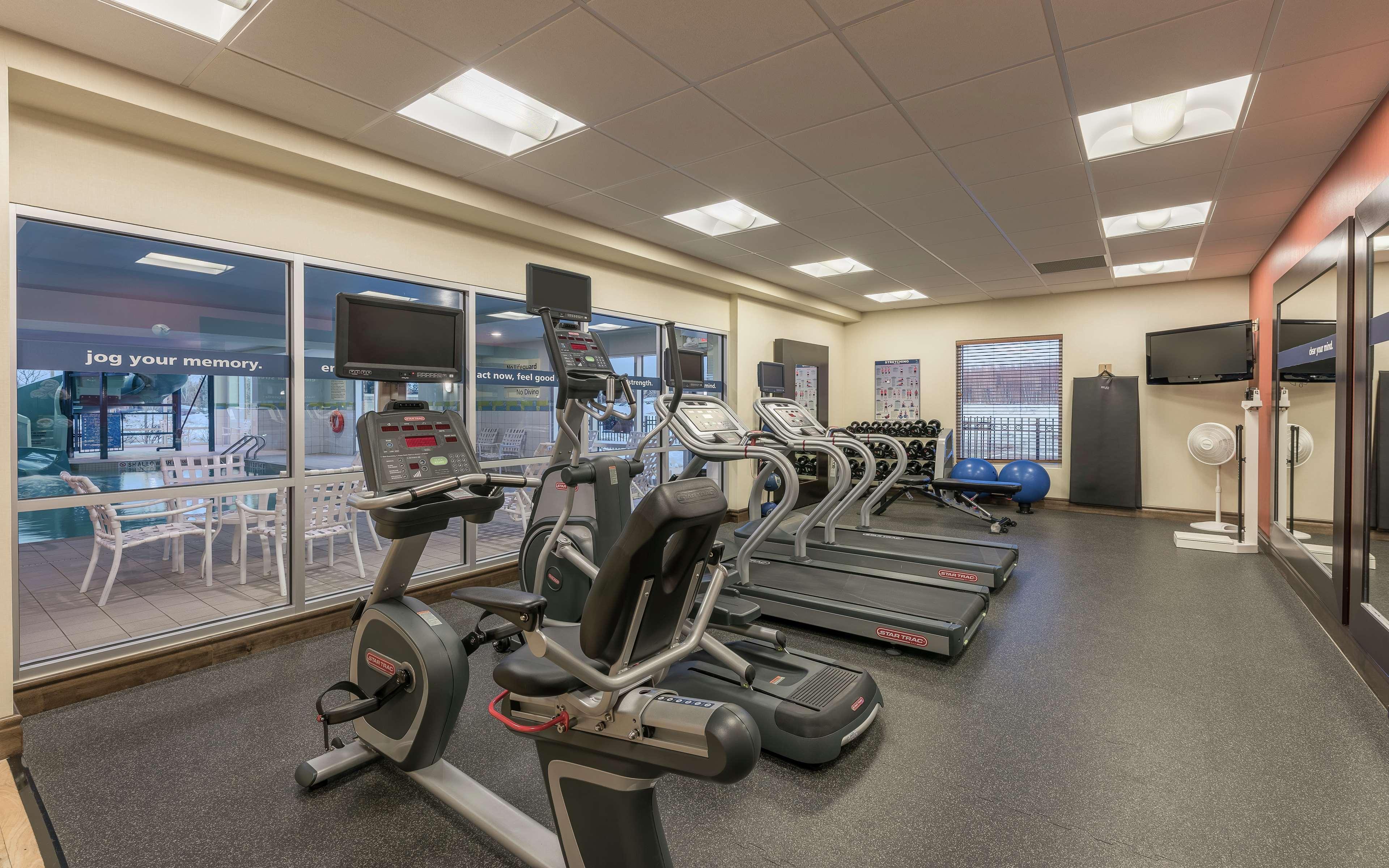 Hampton Inn & Suites By Hilton Moncton Exteriör bild