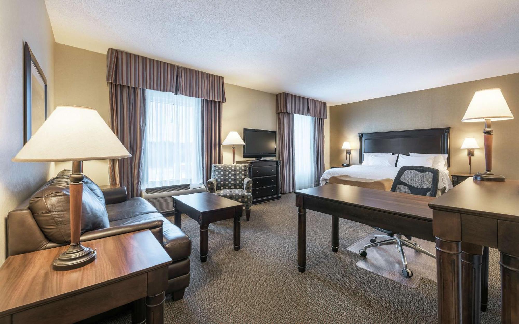 Hampton Inn & Suites By Hilton Moncton Exteriör bild