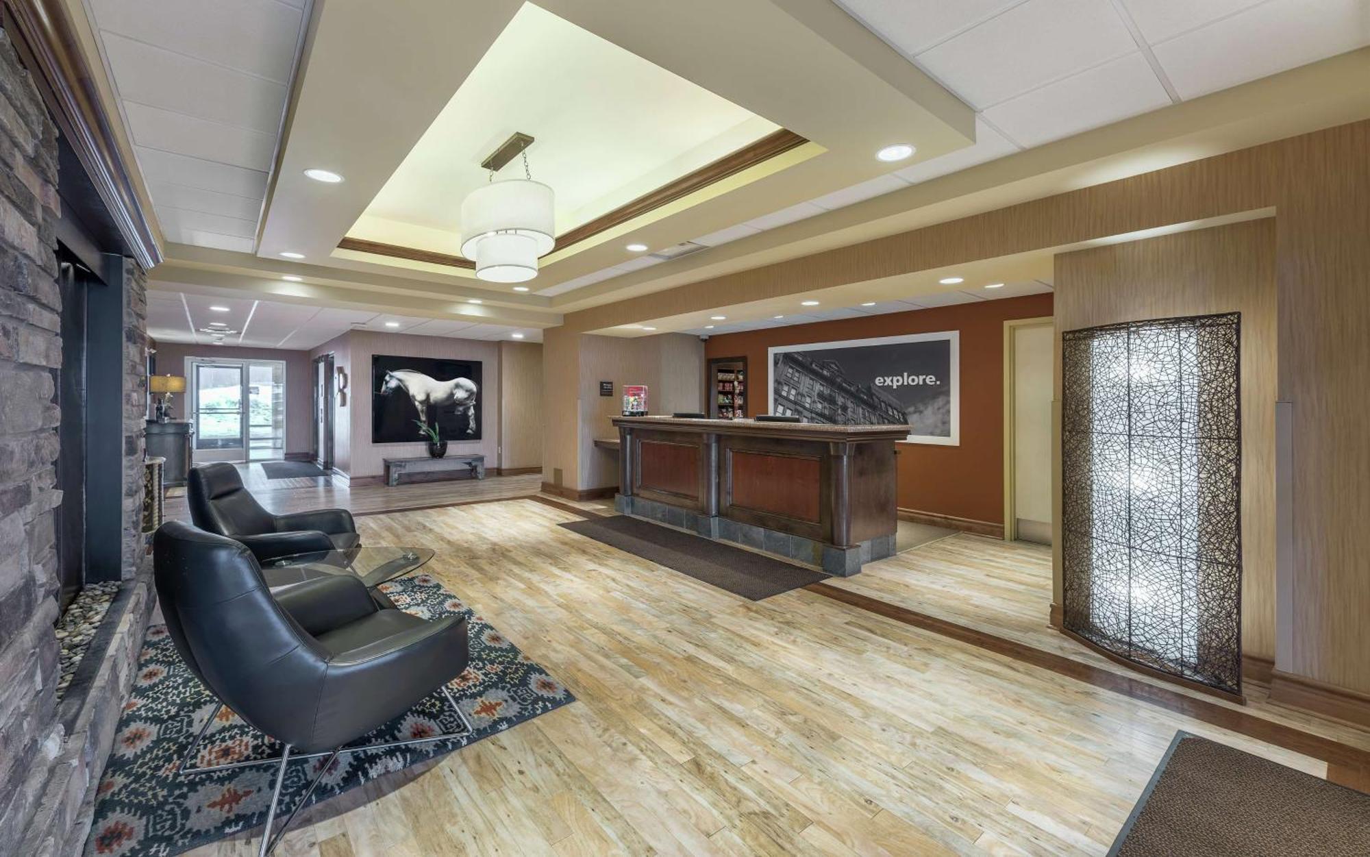 Hampton Inn & Suites By Hilton Moncton Exteriör bild