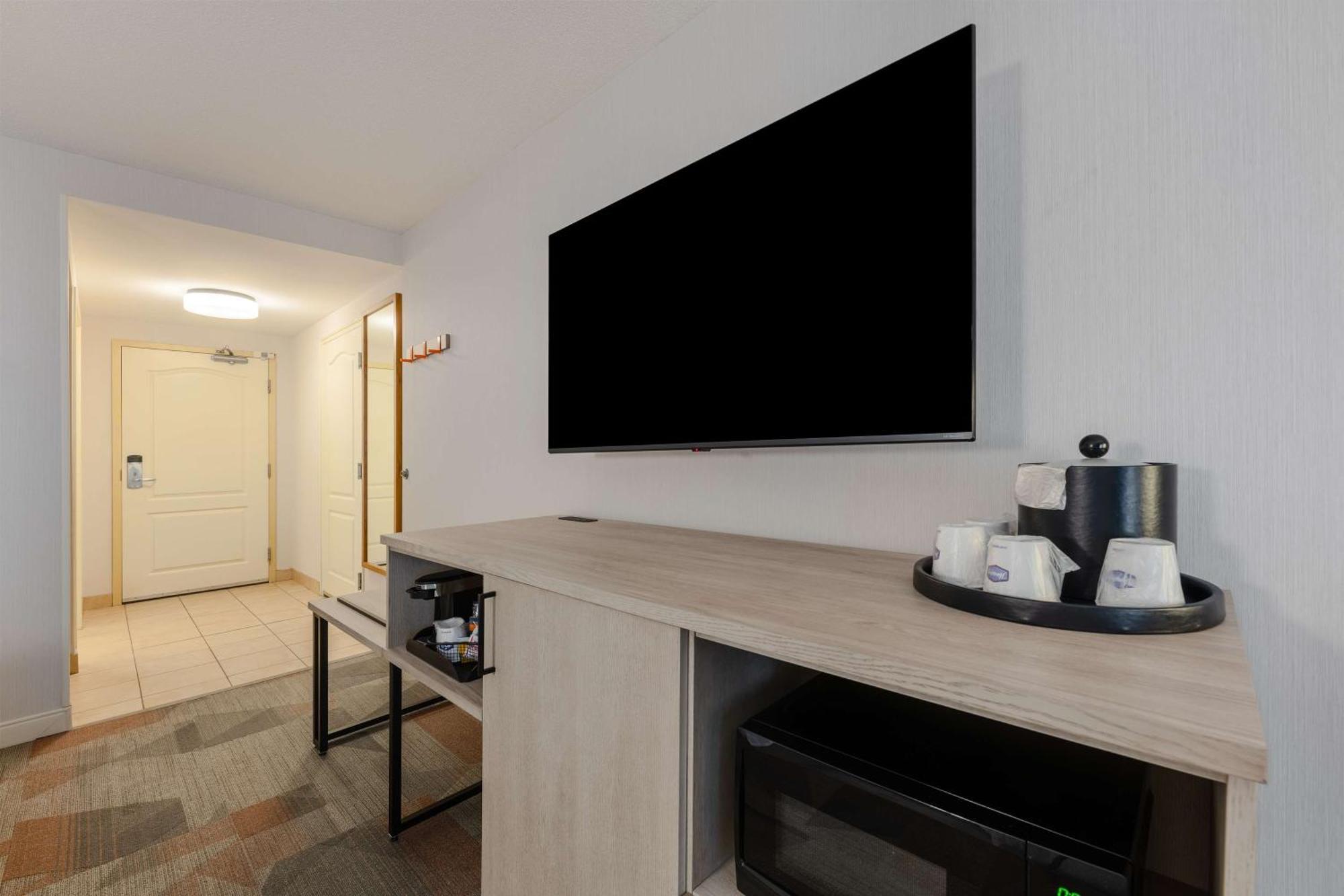 Hampton Inn & Suites By Hilton Moncton Exteriör bild