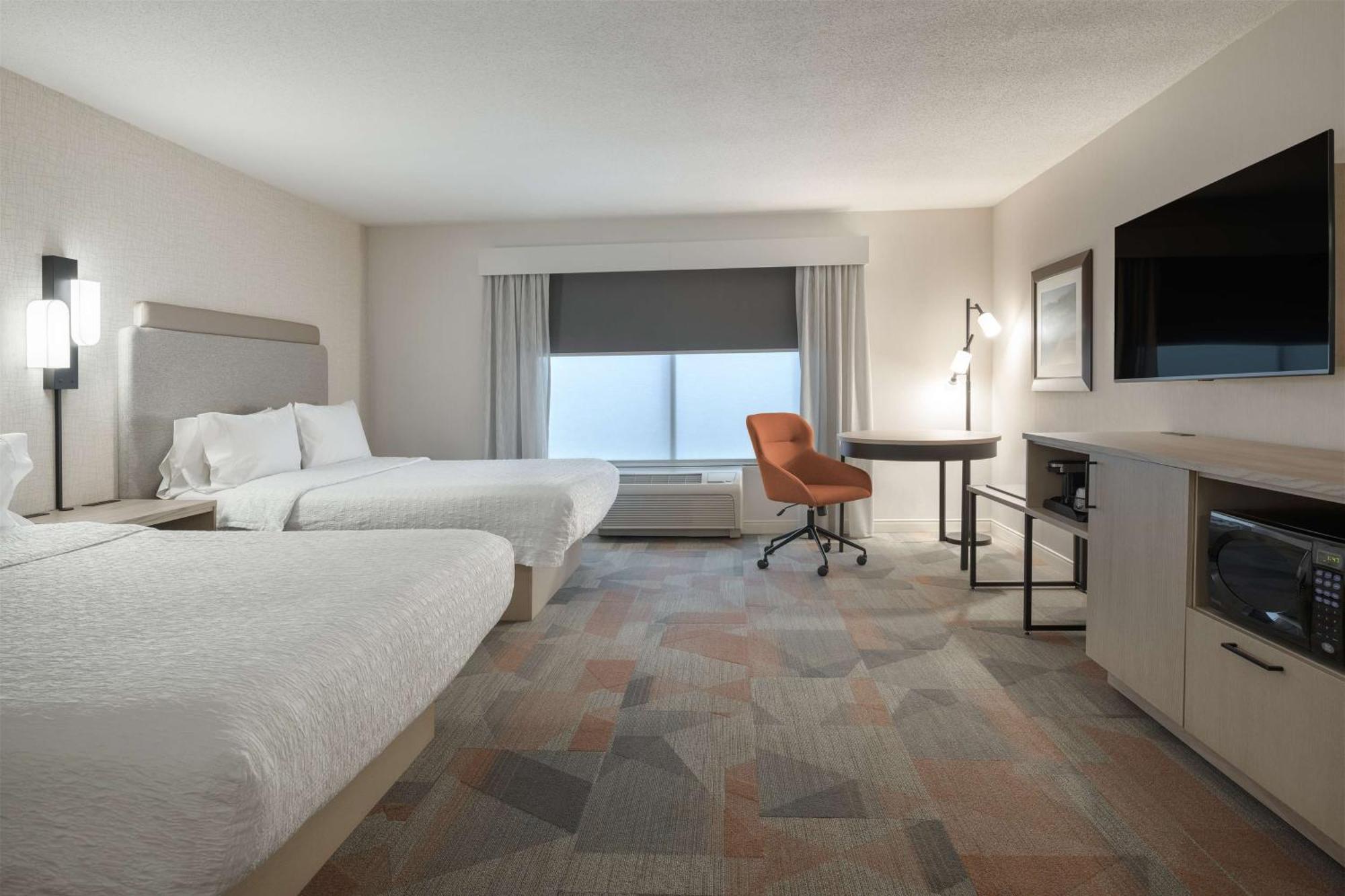 Hampton Inn & Suites By Hilton Moncton Exteriör bild