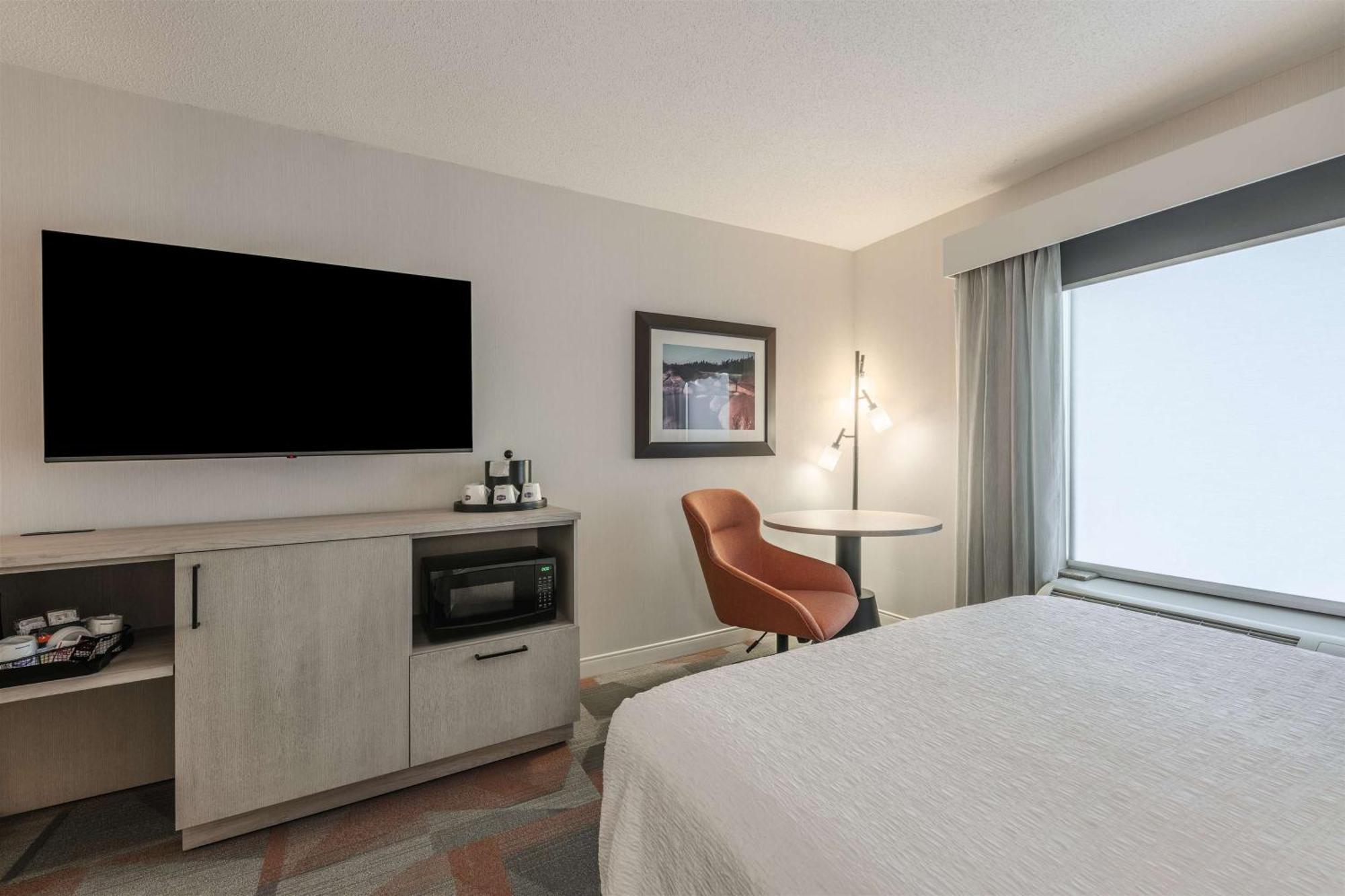 Hampton Inn & Suites By Hilton Moncton Exteriör bild