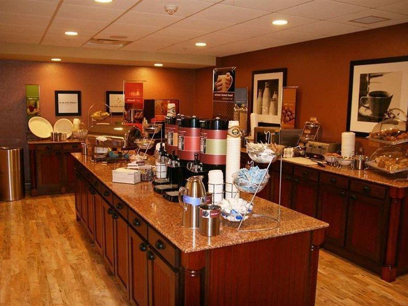 Hampton Inn & Suites By Hilton Moncton Exteriör bild